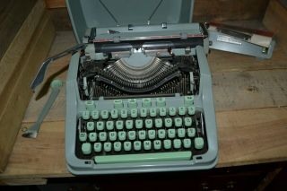 Vintage Hermes 3000 Portable Typewriter Seafoam Green with Case - 2