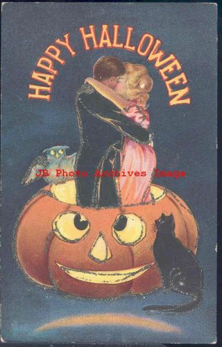 Halloween,  Sander No 240 - 3,  Black Cat Watches Couple Kissing,  Signed Wall,  Glitter