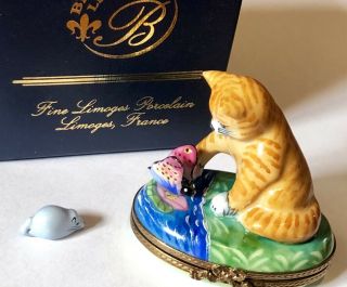 Cute Limoges France Rap Peint Main Cat Kitten Trinket Box W/ Butterfly Mouse