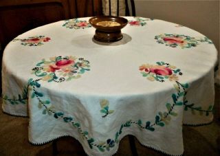 Divine Vintage English Linen Finished Crewel Embroidery Floral Round Tablecloth