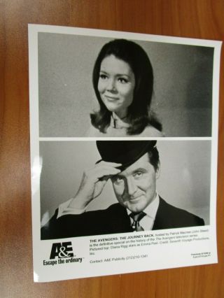 Vintage Glossy Press Photo John Steed,  Diana Rigg,  The Avengers The Journey Back