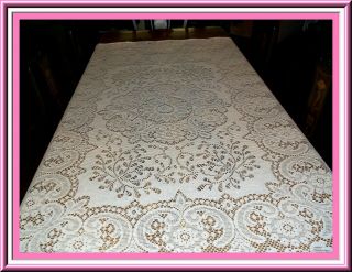 Vintage White Quaker Lace Tablecloth With Great Design And