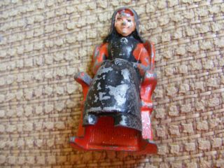Cast Iron Amish Woman in Rocking Chair Salt and Pepper Shaker 3