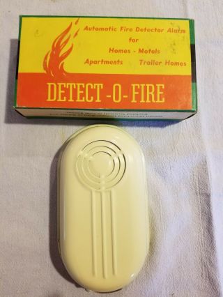 Vintage Detect - O - Fire Alarms / Bells No.  21 Nos In Display (6 Bells)