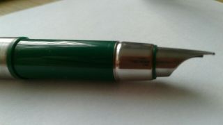 Parker 25 Fountain Pen Boxed In Green Trim