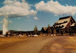 Vintage Postcard Old Faithful Inn Yellowstone Montana Classic Cars A2 - 500