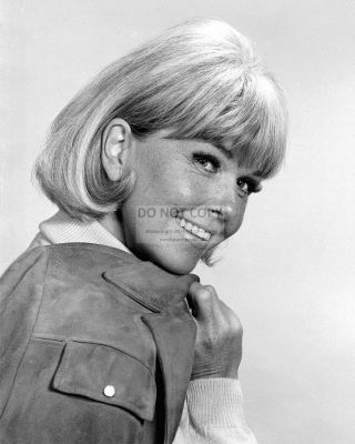 Doris Day Film And Television Actress - 8x10 Publicity Photo (nn - 044)