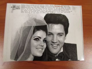 Vintage Wire Ap Press Photo The King Elvis Presley & Wife Priscilla 4