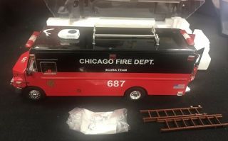 Code 3 Chicago Fire Dept Scuba Team Mt - 55 Freightliner 14001 1/32
