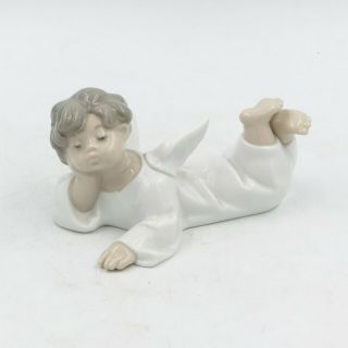 Lladro 4541 " Angel Reclining " Child/boy Laying Down 5.  5 " Figurine