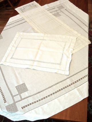 Vintage Table Linens Drawn Thread Embroidery Tablecloth 49 " X50 " 2 Runners White