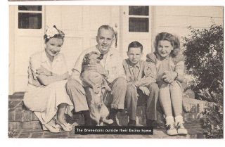 Kellogg Breakfast In Hollywood Tom Breneman Family B&w Postcard 1945 Abc Radio