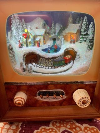 Roman Inc Retro TV Lighted Musical Animated Music Box Christmas Winter Village 4