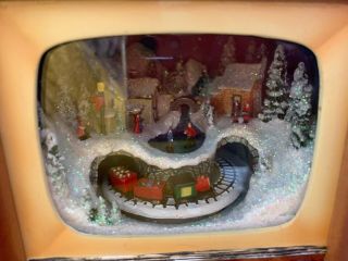 Roman Inc Retro TV Lighted Musical Animated Music Box Christmas Winter Village 5