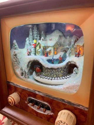 Roman Inc Retro TV Lighted Musical Animated Music Box Christmas Winter Village 7