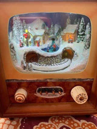 Roman Inc Retro TV Lighted Musical Animated Music Box Christmas Winter Village 8
