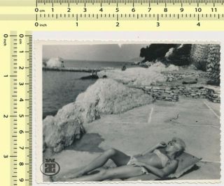 008 Sexy Bikini Blonde Woman Laying On Beach Pin - Up Lady Old Photo