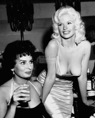 Sophia Loren & Jayne Mansfield 1957 Party - 8x10 Publicity Photo (cc872)
