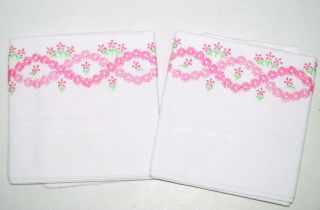 Vtg Embroidered Pillowcases Set 2 Floral Pink Green Daisy Chain Queen Size