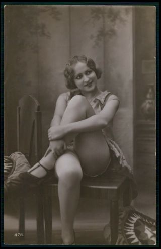 French Risque Sexy Legs Crossing Woman Old 1920s Photo Postcard Aa
