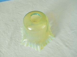 Vtg.  Light YELLOW VASELINE OPALESCENT RUFFLED GLASS SHADE - Single Bulb 5