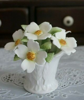 Vintage Royal Doulton Porcelain White Flower Bouquet,  England