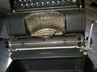 Vintage Underwood Universal Typewriter And Case 4