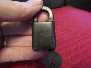 Vintage Yale USA UT 1091 padlock w/key. 2
