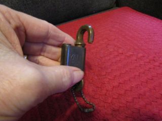 Vintage Yale USA UT 1091 padlock w/key. 3