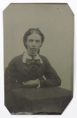 Civil War Era Tintype Photograph Portrait Of Woman Blinking Eyes Brooch Necklace