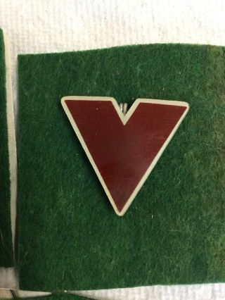 3 Vintage WW2 Employee Badge Pins Hawaii Victory Worker & V Pin & Natural Gas 5