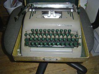 1955 Gray Smith Corona Silent 5t Elite Portable Typewriter With Tweed Case