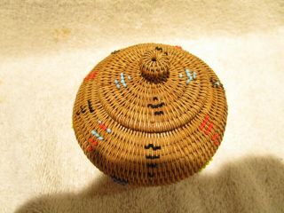 Vintage Southwestern Beaded Weaved Miniature Round Basket with Lid 3