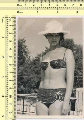60s Bikini Sexy Pretty Woman W Hat On Bench Pin Up - Old Photo Snapshot
