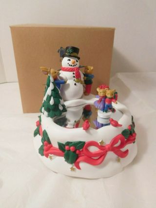 Avon Twirling Christmas Skaters Music Box Have Yourself A Merry Little Christmas
