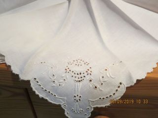 Set Of 12 Vintage White Napkins - - 18 1/2 " Square - - Embroidered & Scalloped - - G17
