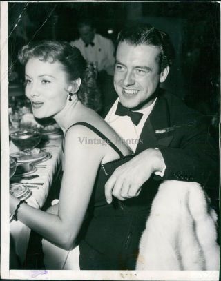 1950 Press Photo Actress Rhonda Fleming Richard Greene Celebrity Romance 7x9