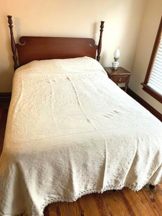 Vintage Crown Crafts Antionette 100 Cotton Bedspread Full Double Bed Fringe
