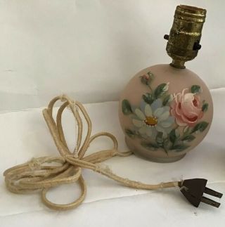 PAIR VINTAGE PINK SATIN GLASS HAND PAINTED FLOWERS BOUDOIR LAMPS 2