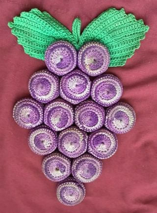 Vtg Variegated Purple Grapes Green Leaves Crochet Bottle Cap Pot Holder Hot Pad