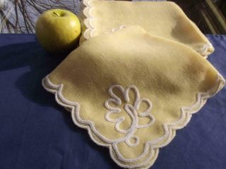 Set Of 12 Vintage Venetian Yellow 16 " Napkins Embroidered White Accent Easy Care