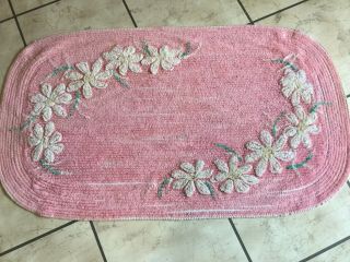 Vintage Chenille Bath Rug Mat Pink W White Daisies Yellow Centers Green Stems