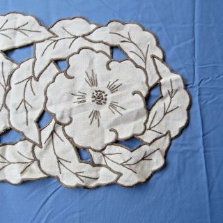 Vintage Linen Doily Runner Floral Hibiscus Embroidery Cut Work 9x19 Oval 2