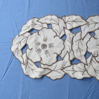 Vintage Linen Doily Runner Floral Hibiscus Embroidery Cut Work 9x19 Oval 5