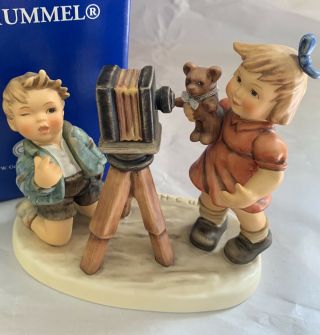 Hummel 25 Year Club Figurine - Camera Ready 2132 - Tmk - 8 -