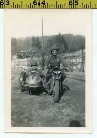 Vintage Wwii Photo / Us Army Motorcycle & Sidecar With Weird Rocketship Shape