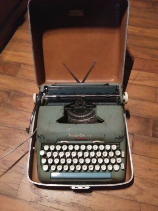 Smith Corona 5te Cursive Electric Typewriter (rare)