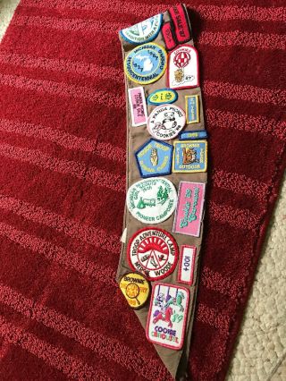 Vintage BROWNIE Girl SCOUTS 1980s Uniform SASH With PATCHES Badges 2