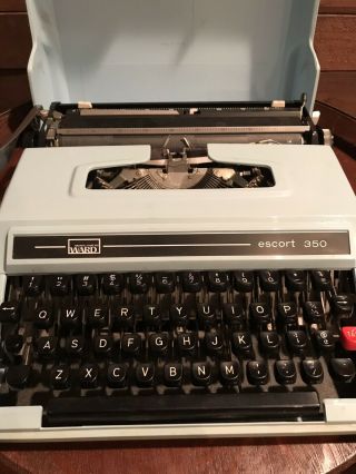 Vintage Montgomery Ward Escort 350 Portable Typewriter W/ Case - Great