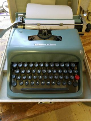 Vintage Underwood Olivetti Studio 44 Typewriter With White Case